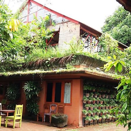 Rumah Turi Eco Boutique Hotel Surakarta  Екстер'єр фото
